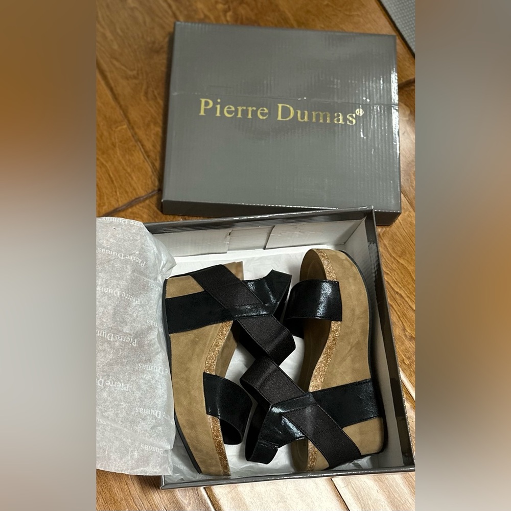 Pierre Dumas Size 7 Black Wedge Sandals